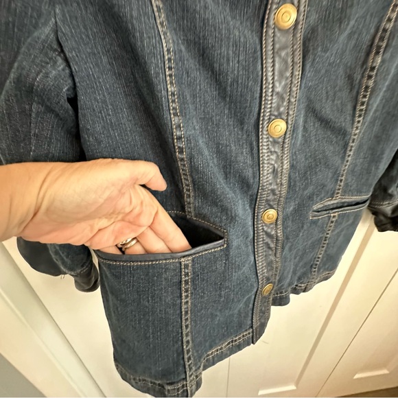 Doncaster Denim Jacket with Blue Leather Trim - Size Large - Picture 4 of 7